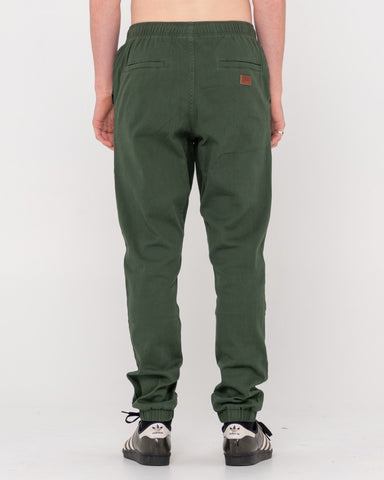 Man wearing Hook Out Elastic Pant in Shadow Army
