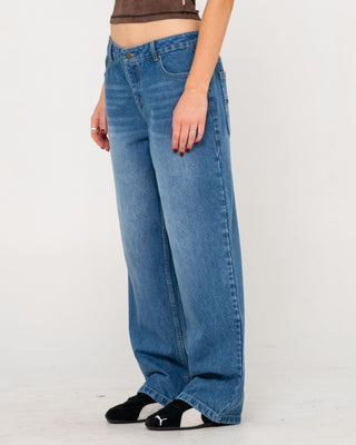 Woman wearing He Ghosted Bethany Baggy Low Rise Jean in Blasted Middy Blue