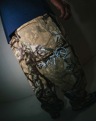 Man wearing Hoodus Rambo Baggy Pant in Camo