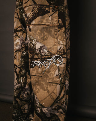 Man wearing Hoodus Rambo Baggy Pant in Camo