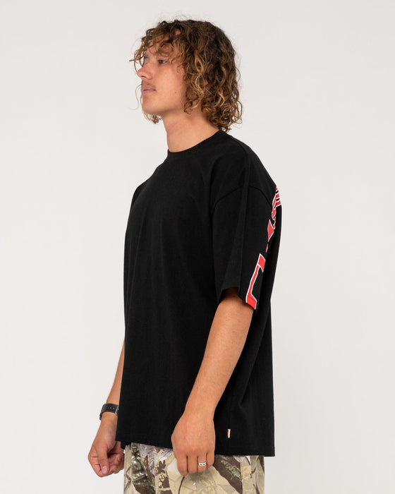 man-wearing-glaze-r-short-sleeve-tee-in-black