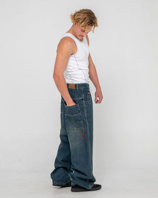 man-wearing-yowie-baggy-jean-in-dark-n-dirty