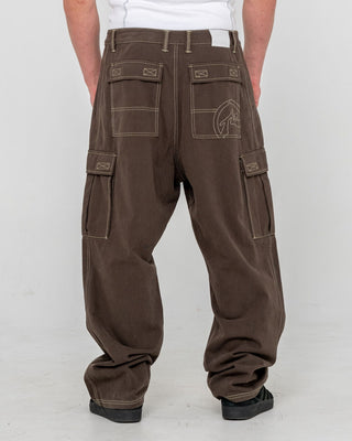 Man wearing Grizzly Baggy Cargo Pant in Pinecone