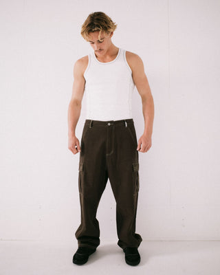 Man wearing Grizzly Baggy Cargo Pant in Pinecone