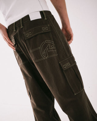 Man wearing Grizzly Baggy Cargo Pant in Pinecone
