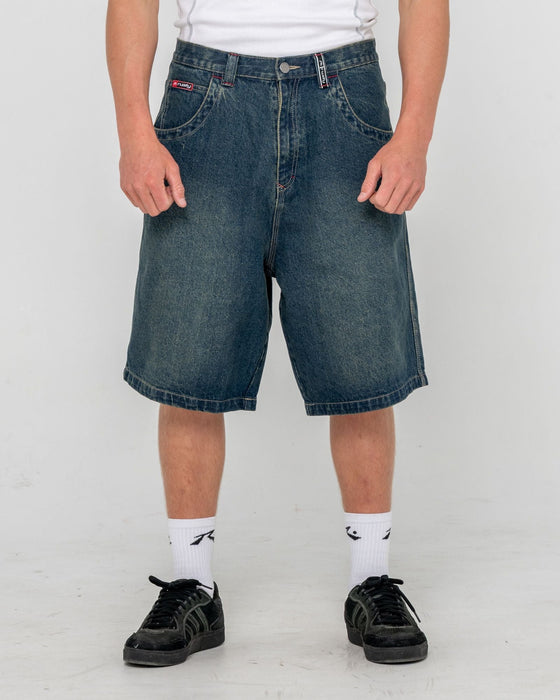 man-wearing-yowie-baggy-jort-in-dark-n-dirty