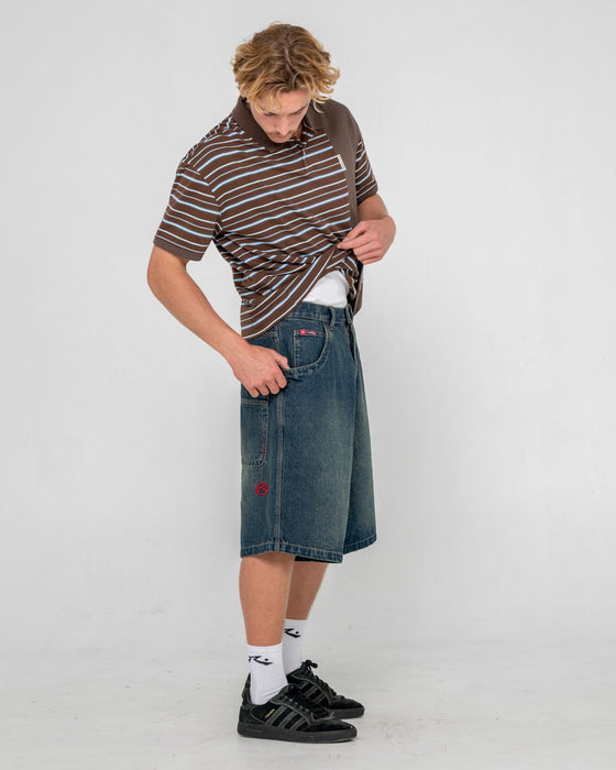 man-wearing-yowie-baggy-jort-in-dark-n-dirty