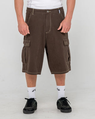 Man wearing Grizzly Baggy Cargo Short in Pinecone
