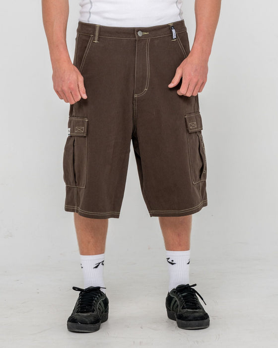 man-wearing-grizzly-baggy-cargo-short-in-pinecone