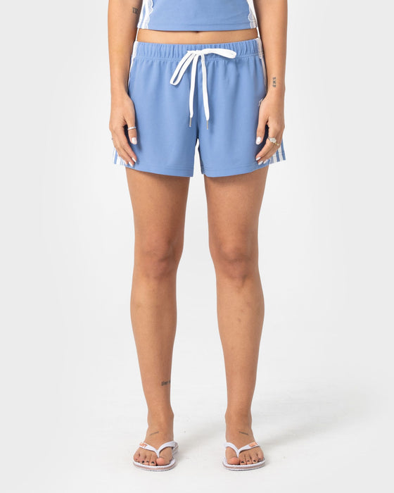 woman-wearing-weekender-low-rise-trackshort-in-tranquil