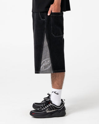 Man wearing Diablo Jort in Black Out