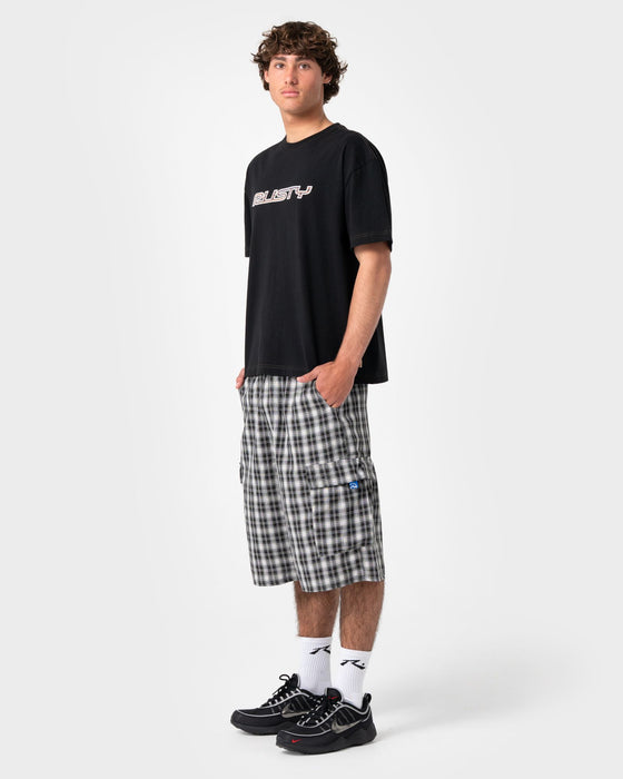 man-wearing-screwdriva-elastic-cargo-short-in-black