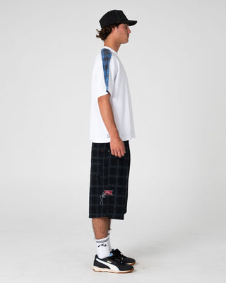 Man wearing Griddy Wide Baggy Jort in Black Out