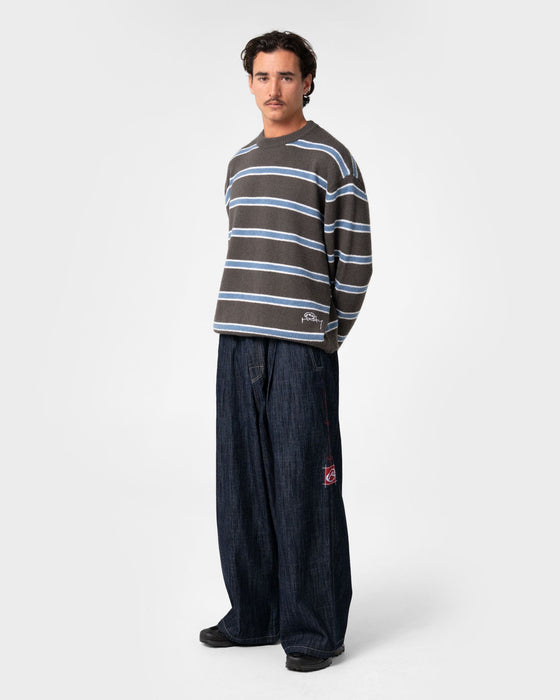 man-wearing-reel-fluff-knitted-crew-in-steel