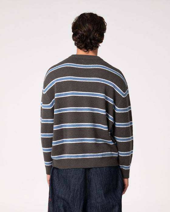 man-wearing-reel-fluff-knitted-crew-in-steel