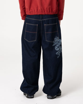 Man wearing Spyro Jean in Raw Dawg Blue