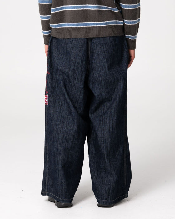 man-wearing-mista-slub-elastic-denim-jean-in-raw-dawg-blue