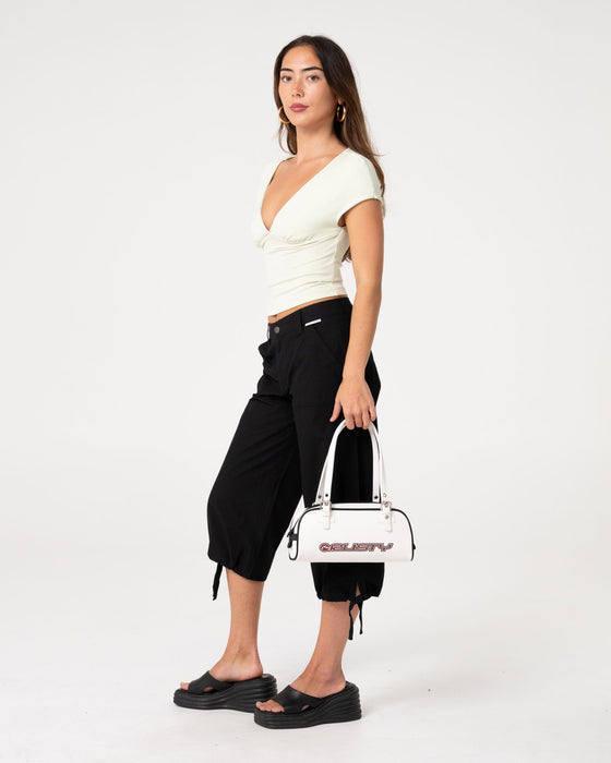 woman-wearing-cameron-low-rise-relaxed-capri-pant-in-black