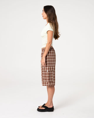 Woman wearing Ms Screw Elastic Cargo Short in Java