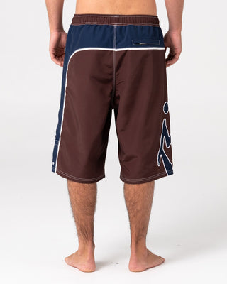 Man wearing Downshift Hybrid Waist Boardshort in Pinecone