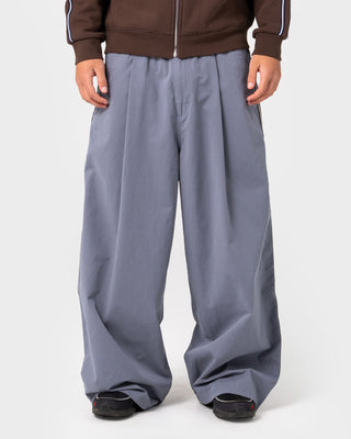 Man wearing Mista Ilavaline Elastic Pant in Grey