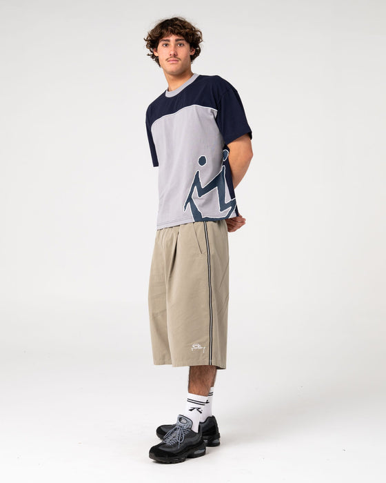 man-wearing-downshift-short-sleeve-tee-in-navy-blue