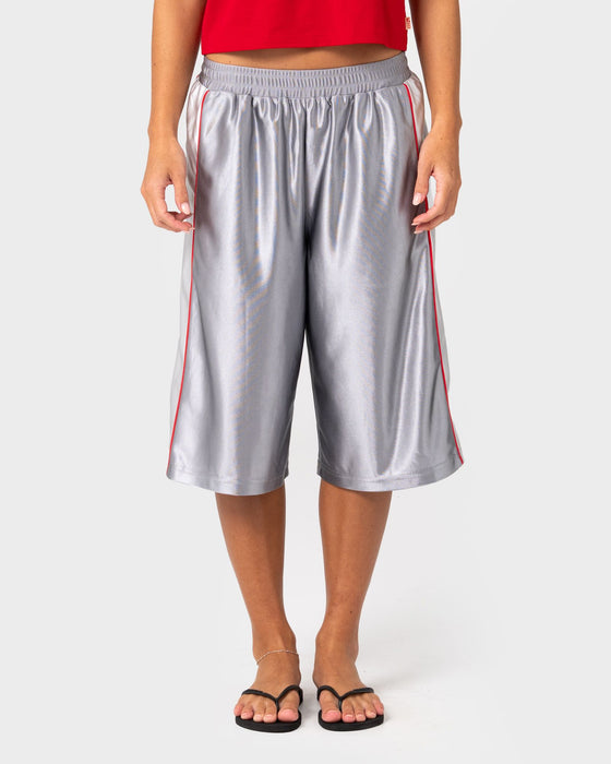 woman-wearing-baseline-low-rise-basketball-short-in-ultimate-grey