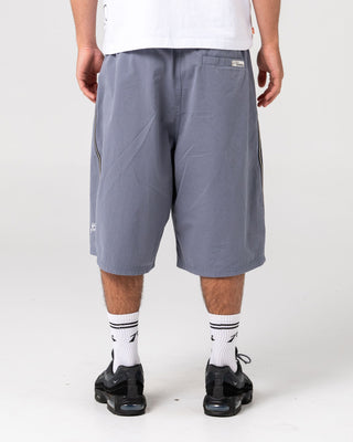 Man wearing Mista Ilavaline Elastic Short in Grey
