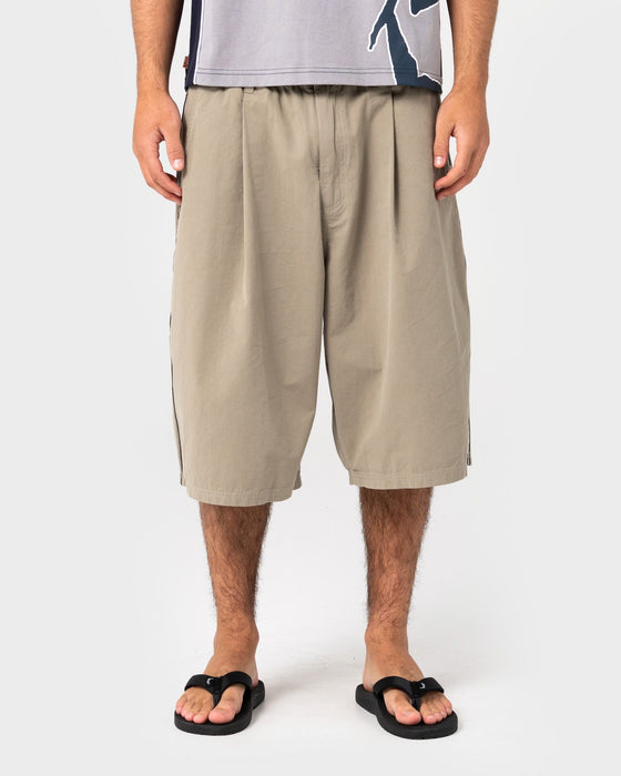 man-wearing-mista-ilavaline-elastic-short-in-putty