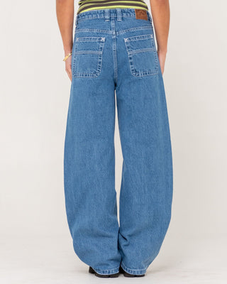 Woman wearing Bobby Barrel Mid Rise Jean in Middy Blue