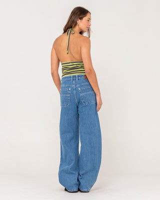 Woman wearing Bobby Barrel Mid Rise Jean in Middy Blue