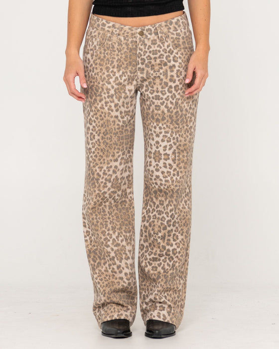 woman-wearing-cheater-cheater-baggy-low-rise-pant-in-leopard