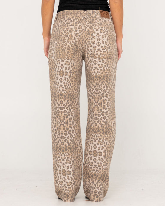 woman-wearing-cheater-cheater-baggy-low-rise-pant-in-leopard