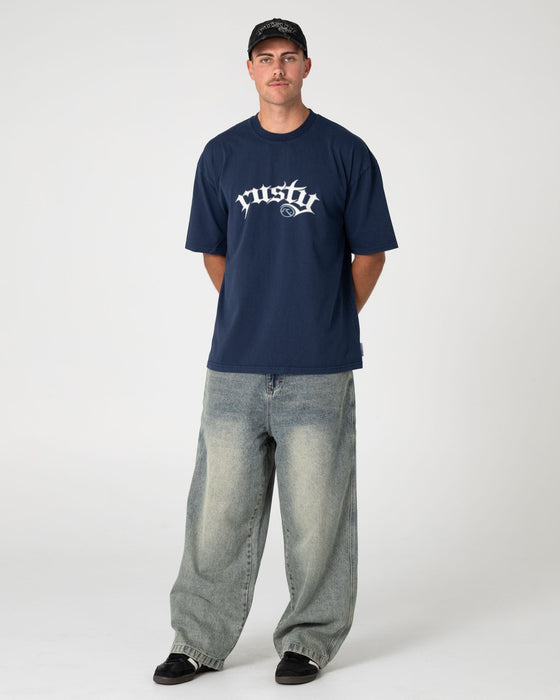 man-wearing-yowie-baggy-jean-in-dirty-dawg