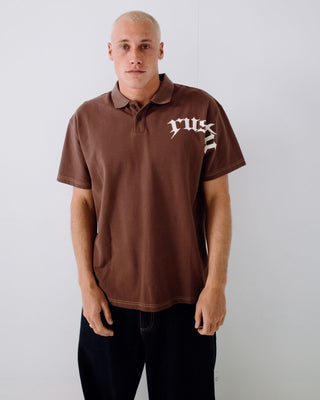 Man wearing Blinker Short Sleeve Polo in Pinecone