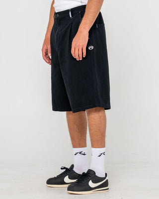 Man wearing Shindawg Pleated Short in Black