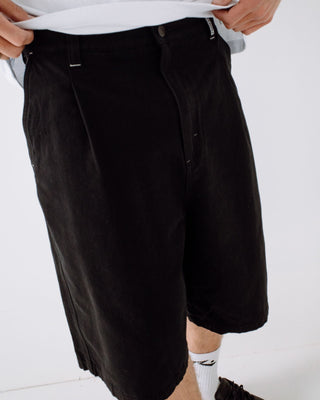 Man wearing Shindawg Pleated Short in Black