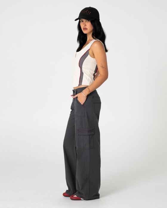 woman-wearing-rusty-cargo-low-rise-wide-pant-in-washed-black