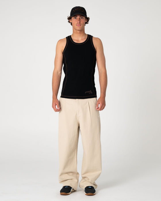 man-wearing-shindawg-pleated-baggy-pant-in-abbey-stone