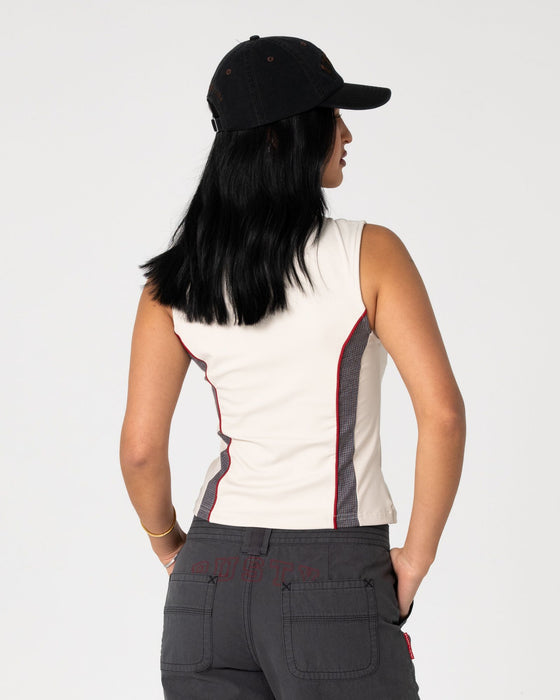 woman-wearing-contrast-zip-tank-in-oatmeal