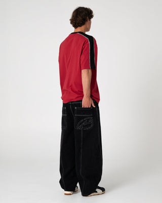 Man wearing Scream Short Sleeve Tee in Vintage Red