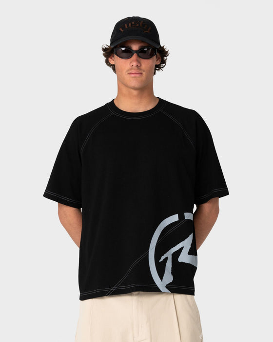 man-wearing-pablo-flash-short-sleeve-tee-in-black