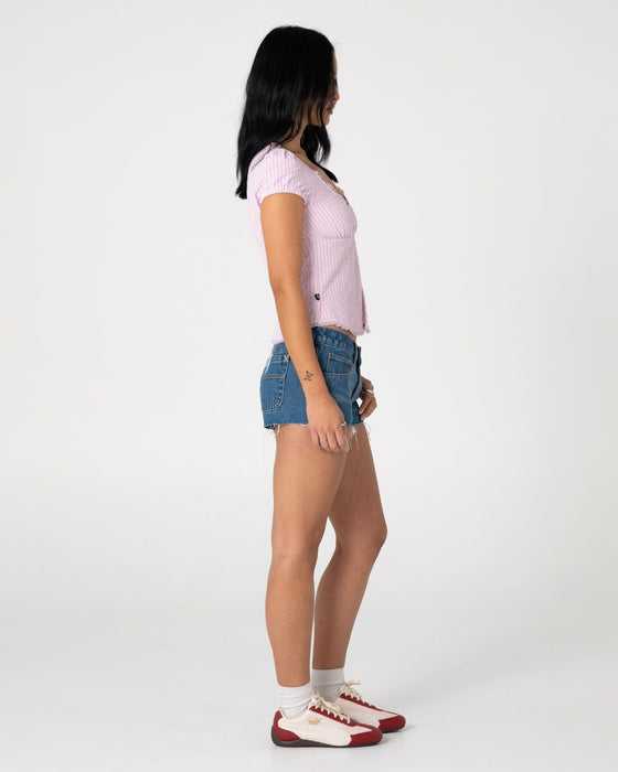 woman-wearing-hook-me-peggy-blouse-in-pink-stripe