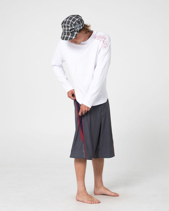 man-wearing-viper-fixed-waist-boardshort-in-steel