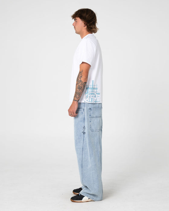 man-wearing-point-break-engineered-jean-in-true-blue