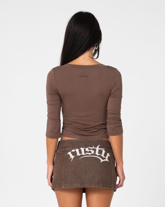 woman-wearing-rikki-vee-neck-jersey-top-in-java