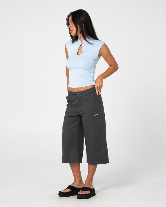 woman-wearing-monroe-keyhole-jersey-top-in-sky-blue