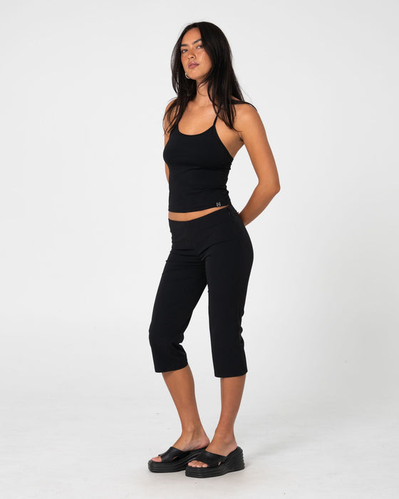 woman-wearing-hot-daym-halter-top-in-black