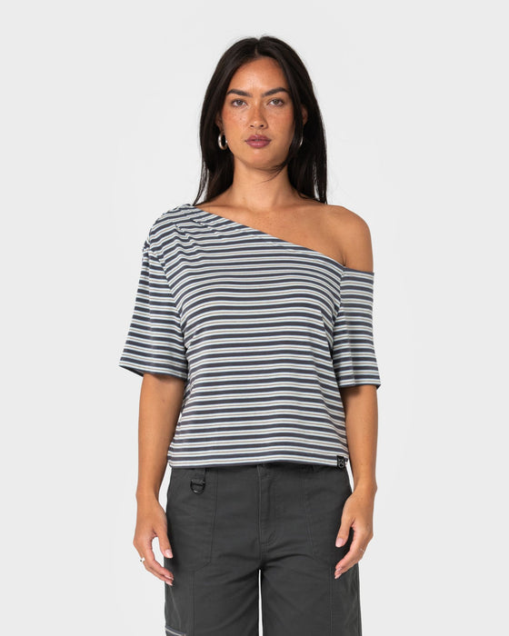 woman-wearing-sally-slouch-stripe-off-shoulder-top-in-grey-egret-stripe