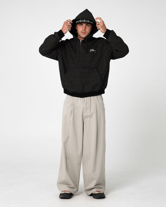 man-wearing-racka-zip-thru-hooded-fleece-in-black